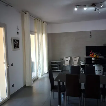 Lo&ri House